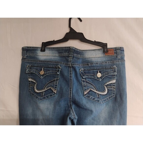 l.e.I Jeans Women's Size 17 Short Hipster Flare Denim faded - Picture 10 of 14